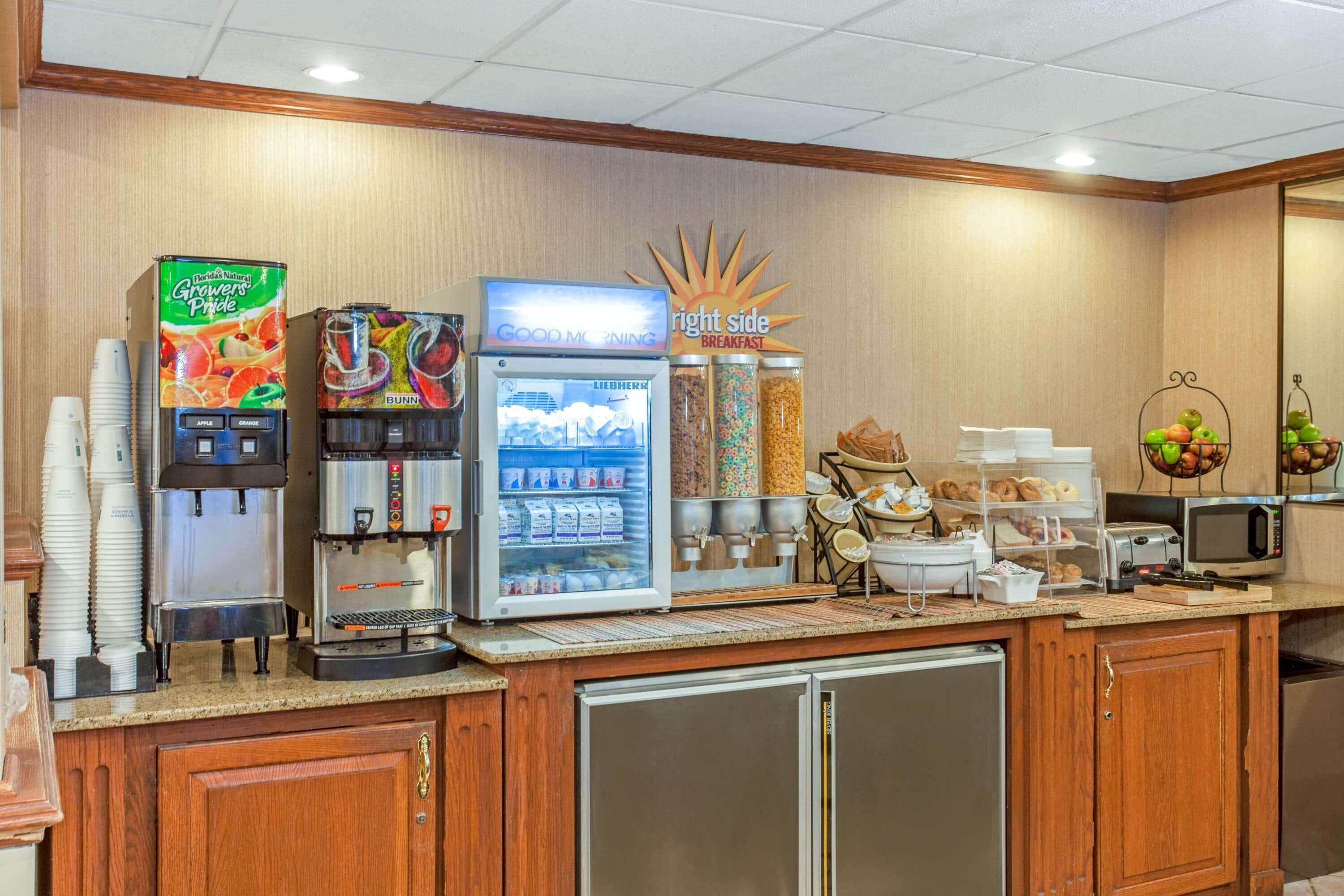 La Quinta Inn By Wyndham Milwaukee Airport / Оук Крийк Екстериор снимка