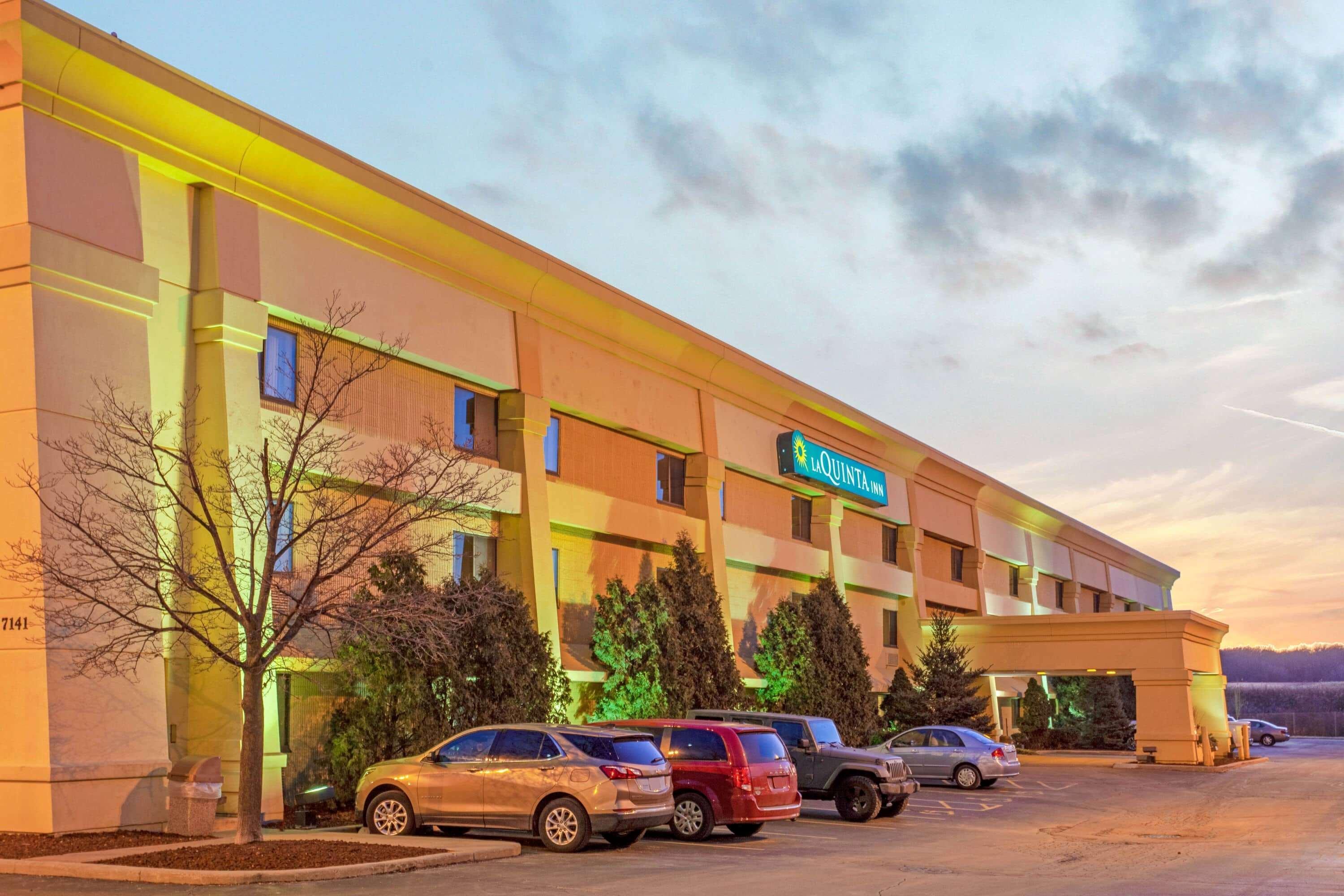 La Quinta Inn By Wyndham Milwaukee Airport / Оук Крийк Екстериор снимка