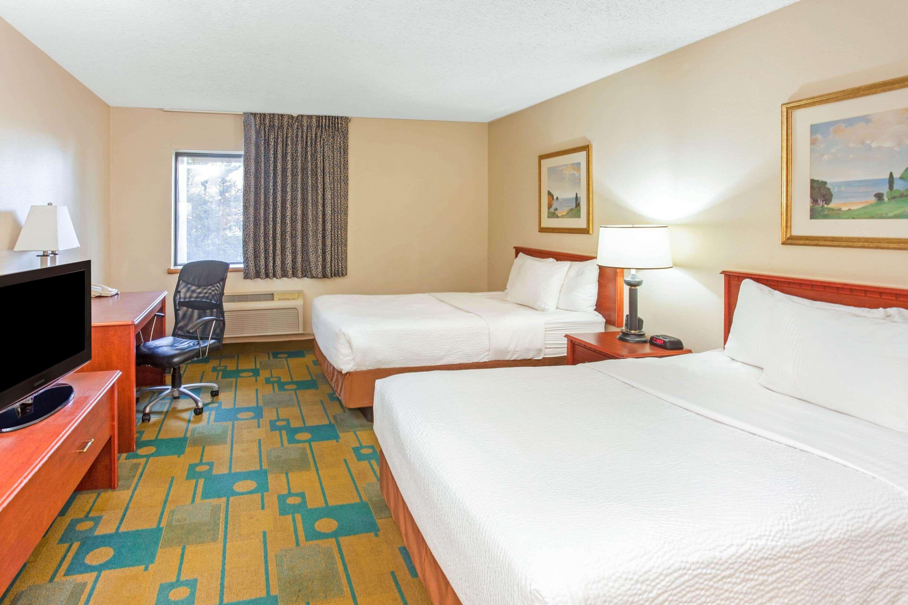 La Quinta Inn By Wyndham Milwaukee Airport / Оук Крийк Екстериор снимка