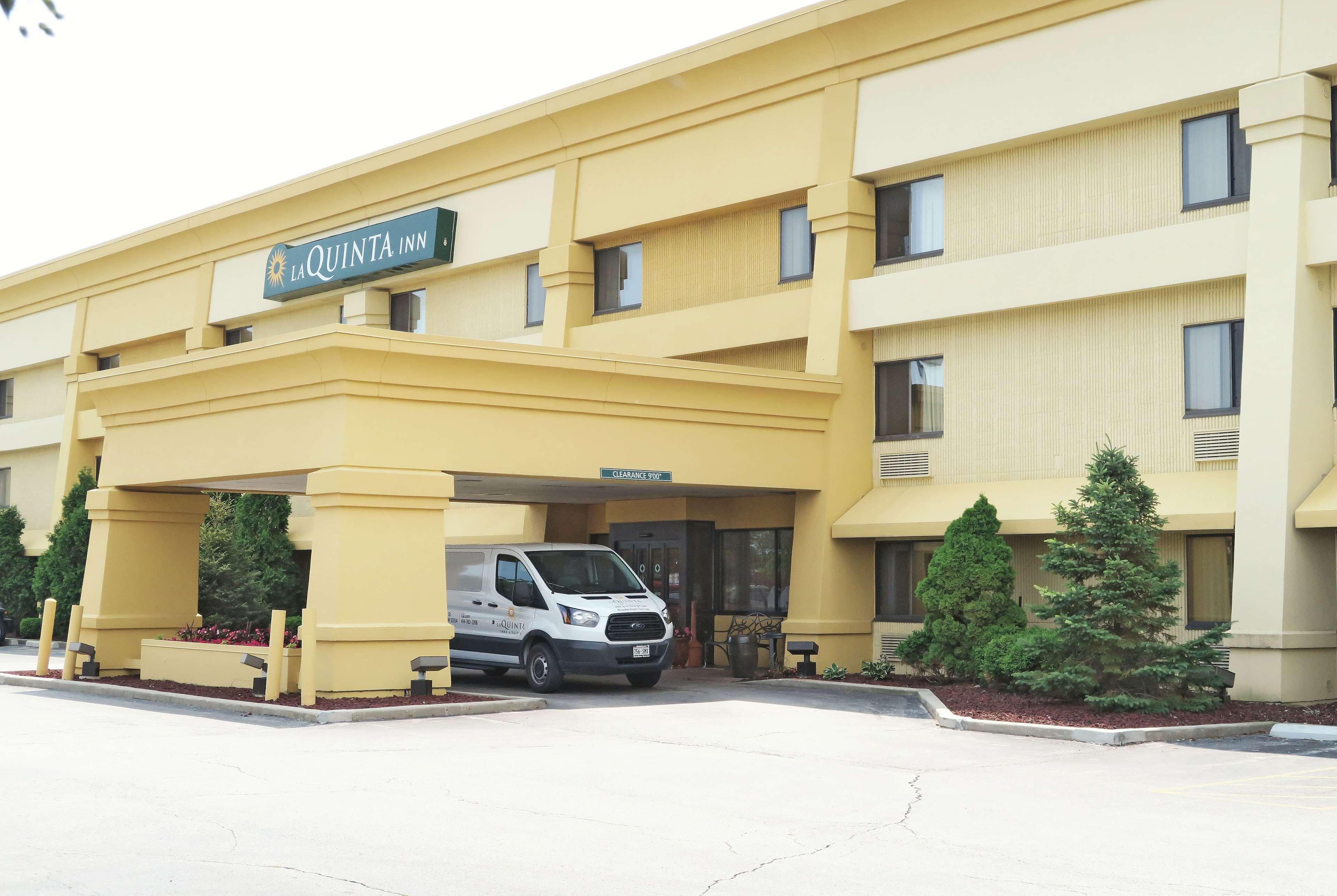 La Quinta Inn By Wyndham Milwaukee Airport / Оук Крийк Екстериор снимка